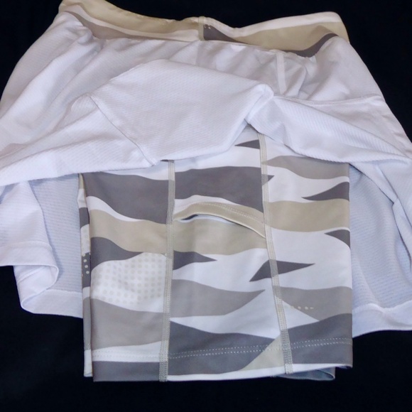 ASICS WHITE GRAY ACTIVE SKIRT W/BIKE SHORTS NEW STRONG 92 TENNIS PICKLEBALL M - Picture 5 of 7
